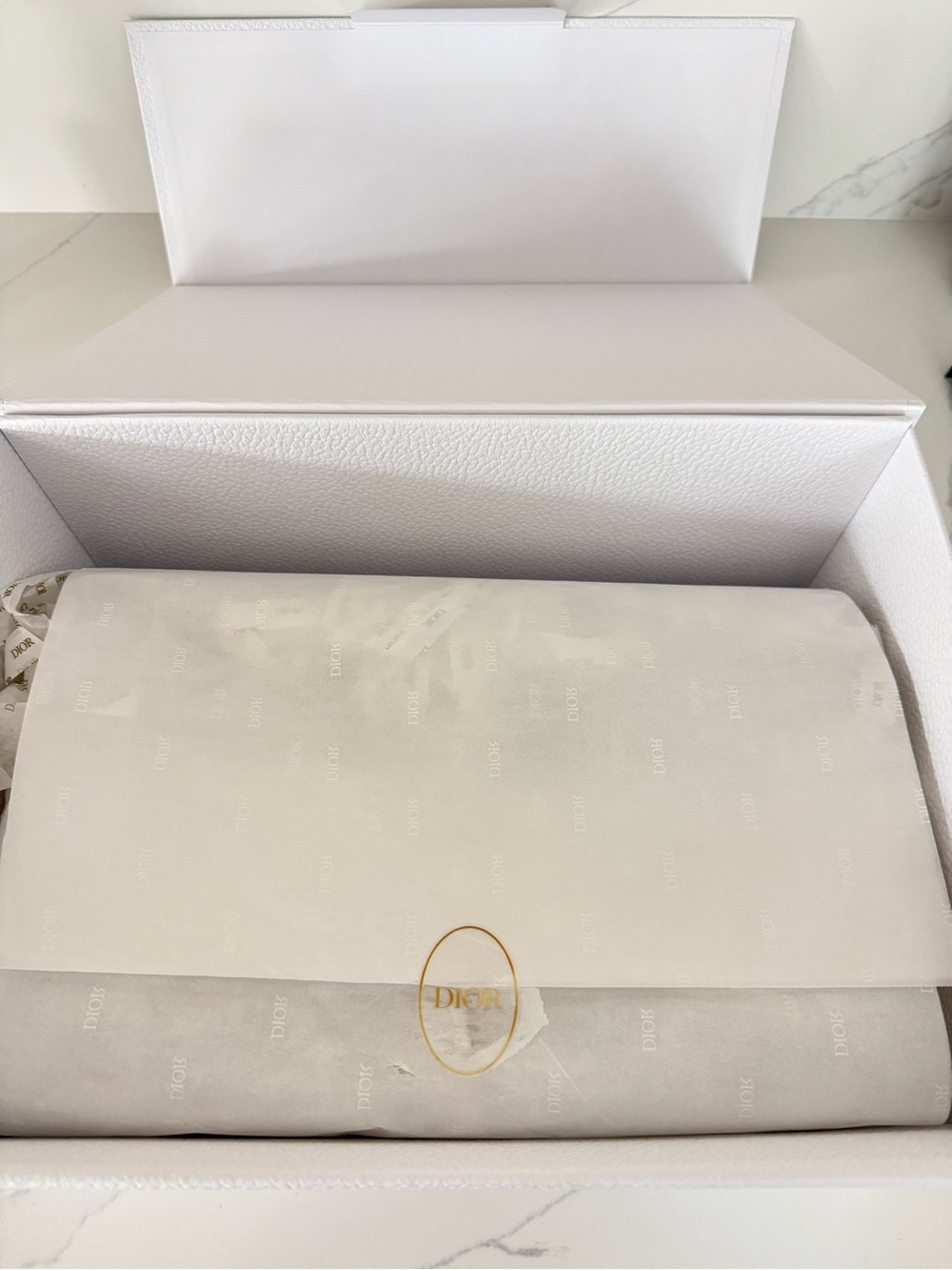 Dior Gift Box with Ribbon β¨π - Picture 2 of 8